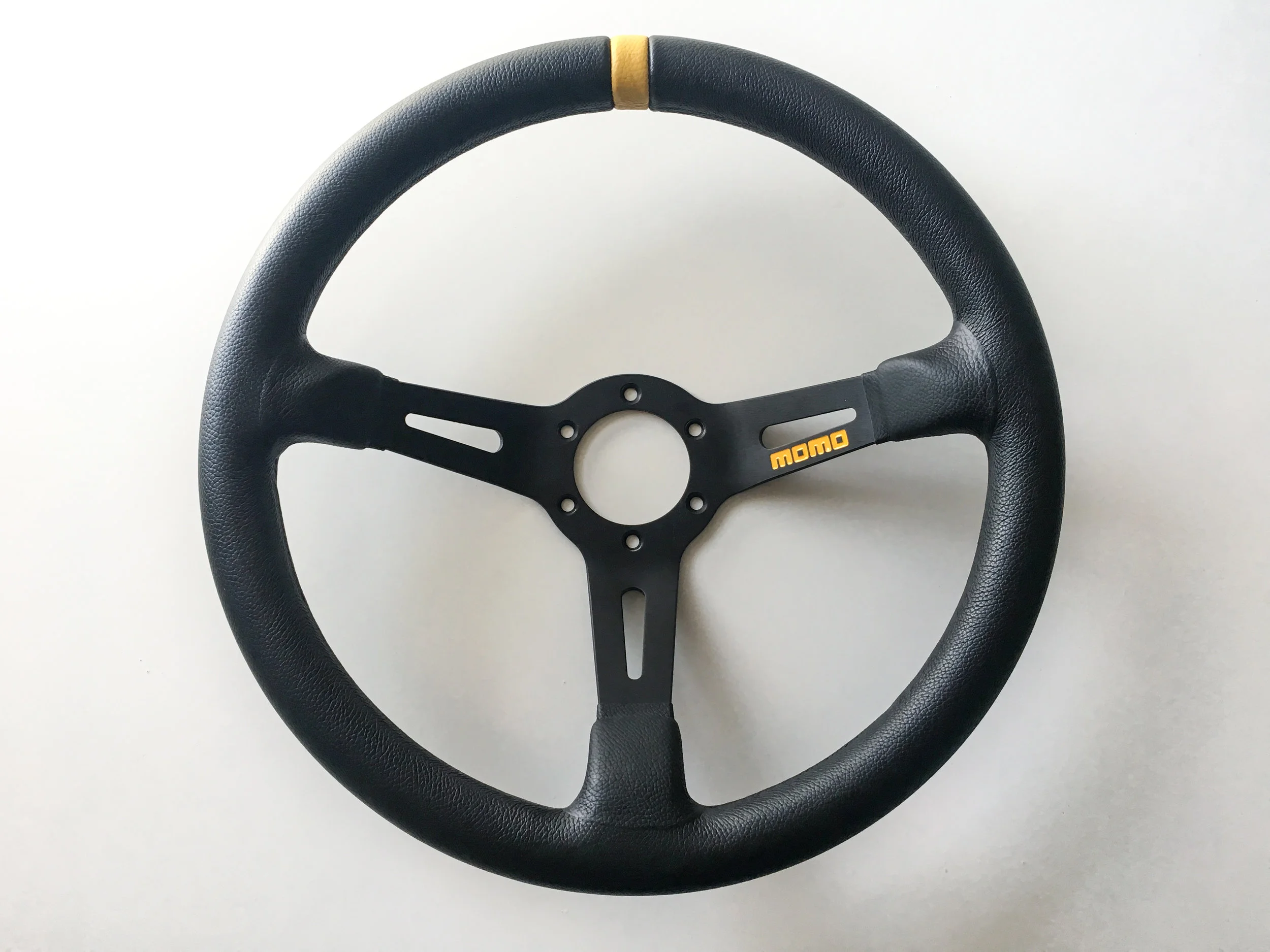 MOMO Mod 08 leather steering wheel (350mm) / The Paddock